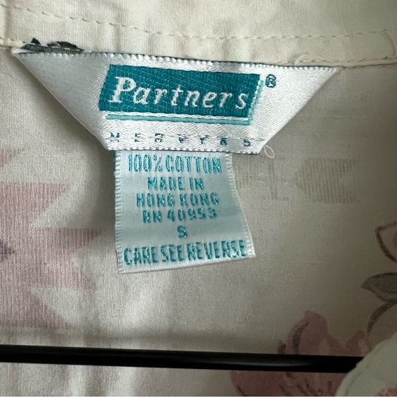 Vintage Partner Mervyns Cream/Rose Aztec/Floral Print Long Sleeve Button Up - Picture 9 of 9